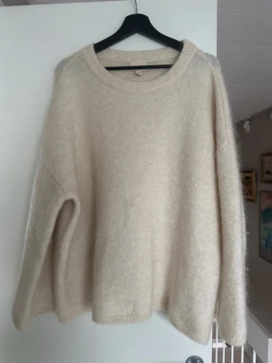 Mohair tröja HM - Superfin mohair tröja i storlek s❣️Jättebra kvatilet och knappast andvänd!