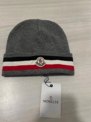 Helt ny mössa - Helt ny & oanvänd, 10/10 skick. Bra kvalité.