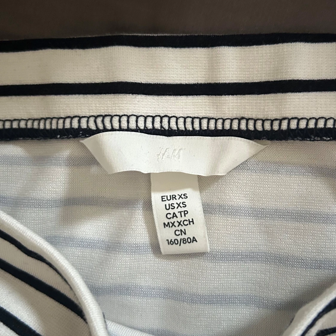 Randig offshoulder topp från H&M - 1