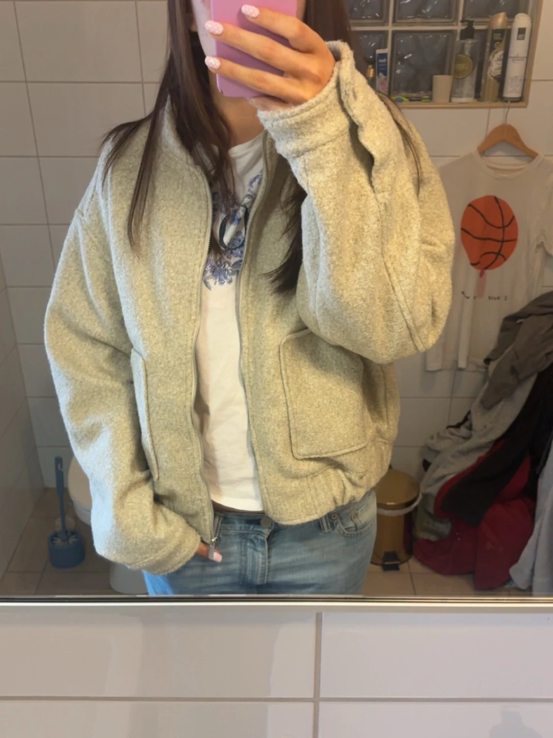 Beige bomberjqcka med dragkedja