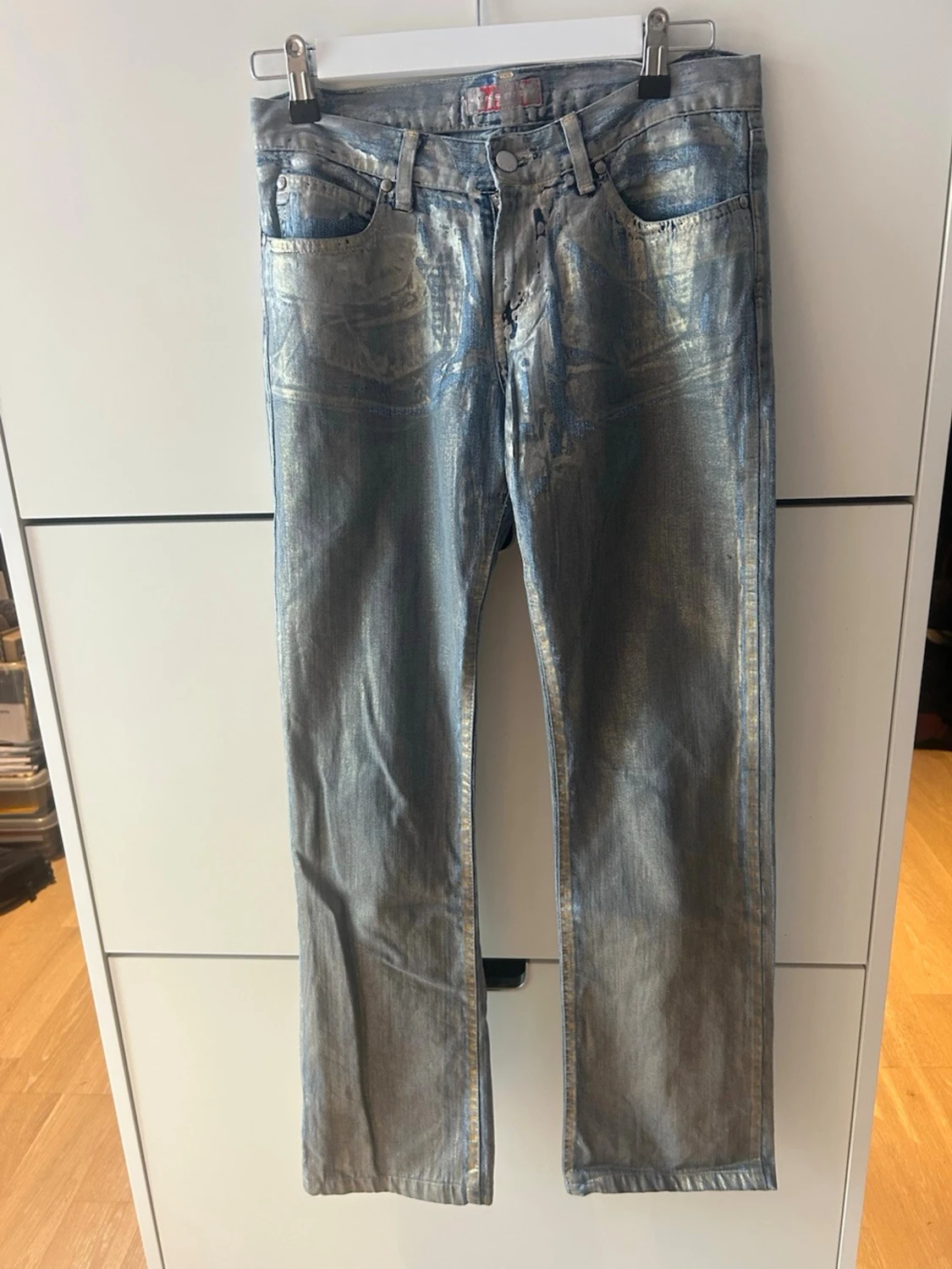 Metallicblå jeans från Miss Sixty - 1