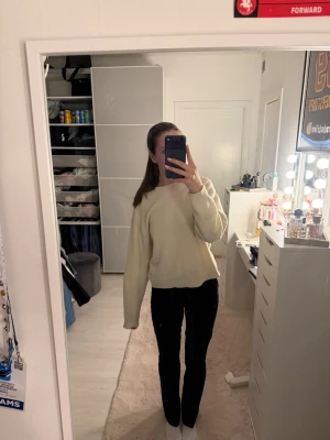 Vera kostymbyxor  - Vera kostymbyxor från Bikbok som knappt är använda, medelhög midja i storlek 36. 💕