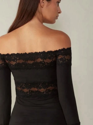 Intimissimi topp pretty flowers - Intimissimi topp i modellen pretty flowers modal top. Säljs inte längre och köpt från Plick. Säljer pga att den inte kommer till användning