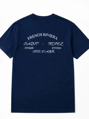Marinblå t-shirt från Civare - Snygg marinblå t-shirt från Civare med tryck på ryggen och liten logga framtill. Klassisk rund hals och korta ärmar. Perfekt för en stilren och avslappnad look.