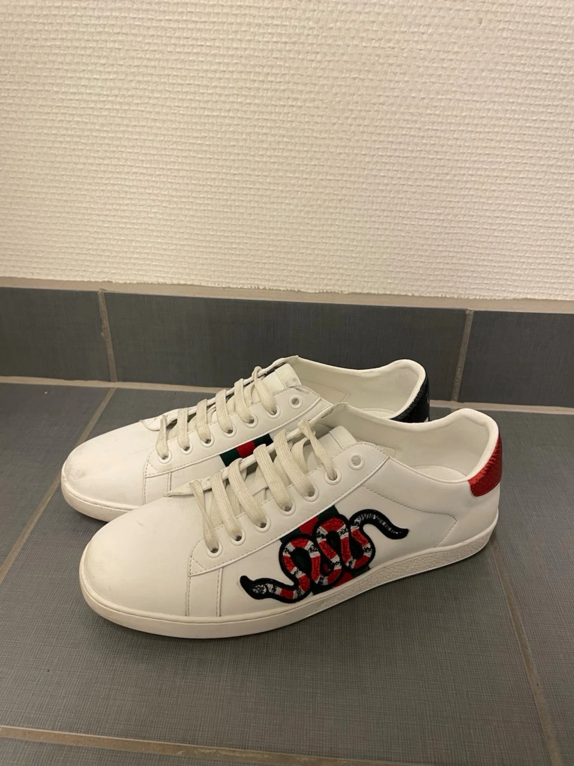 Skor med ormdesign - 5