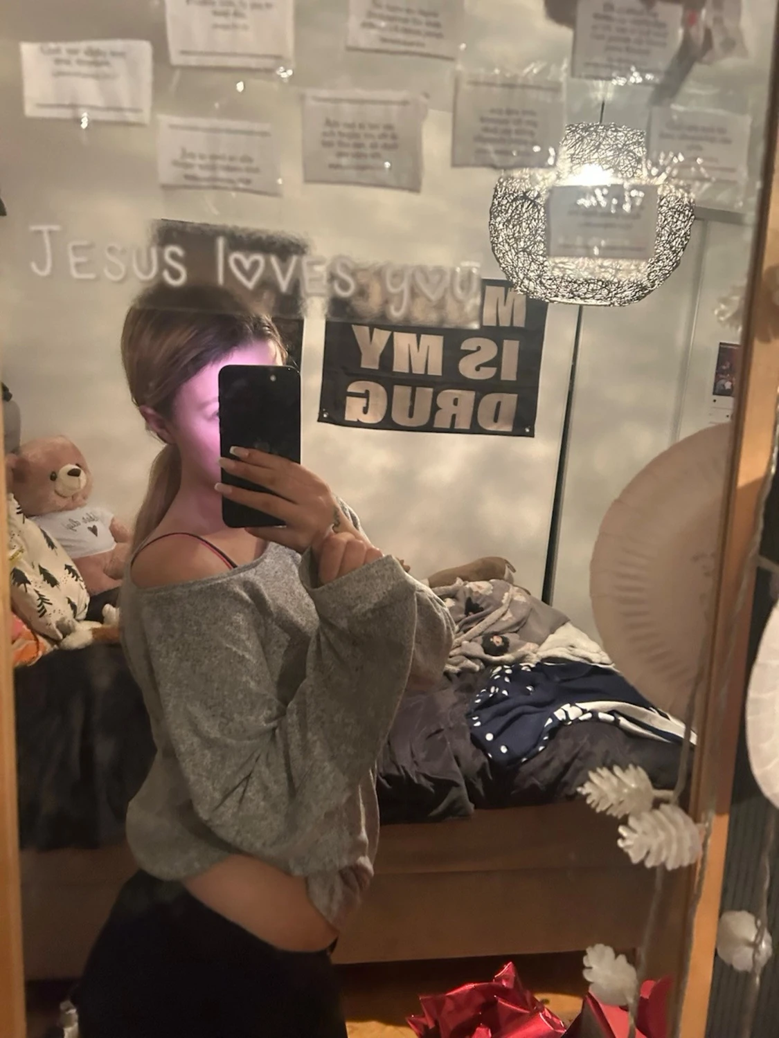 Grå off shoulder tröja - 1