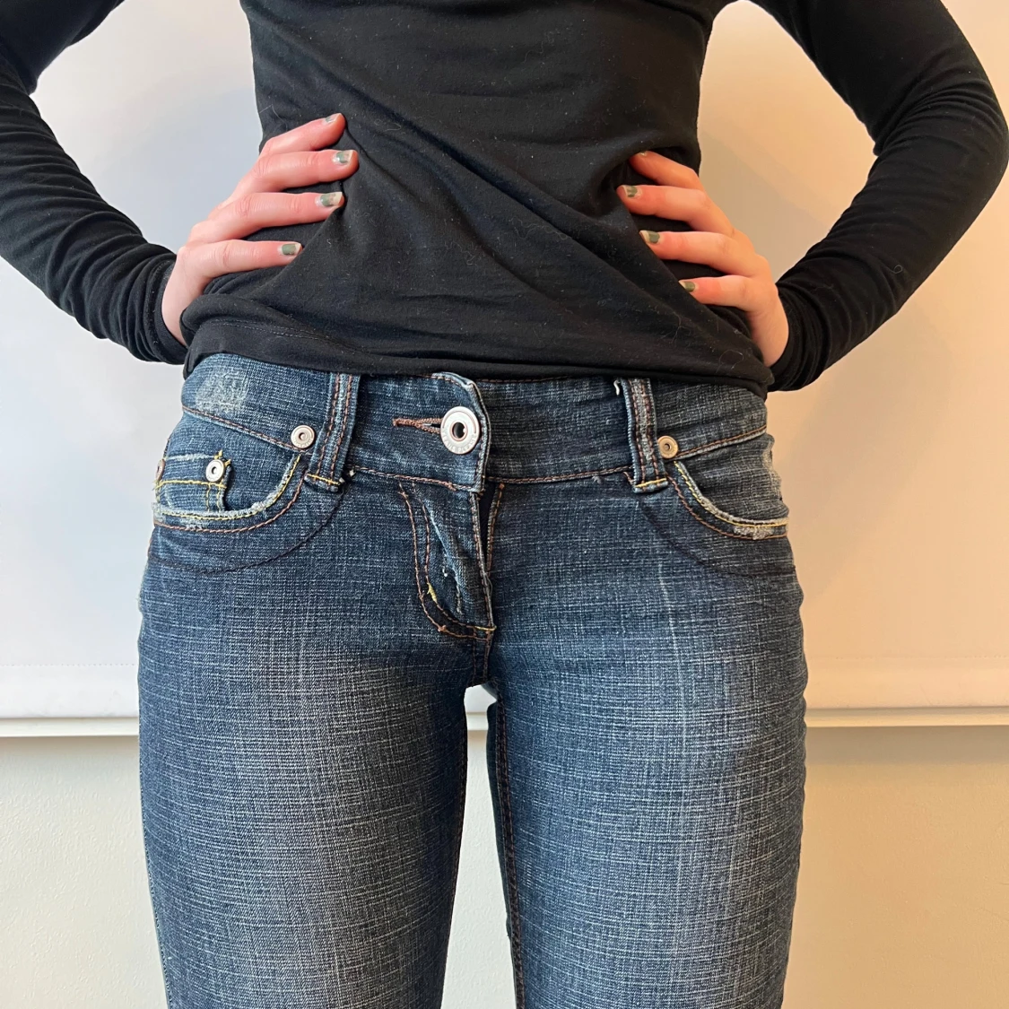 Blå lågmidjade jeans 