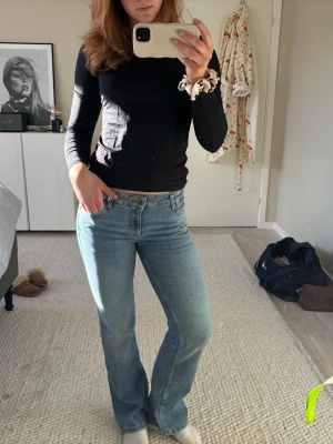 Ljusblå bootcut jeans - Jeans från Lee