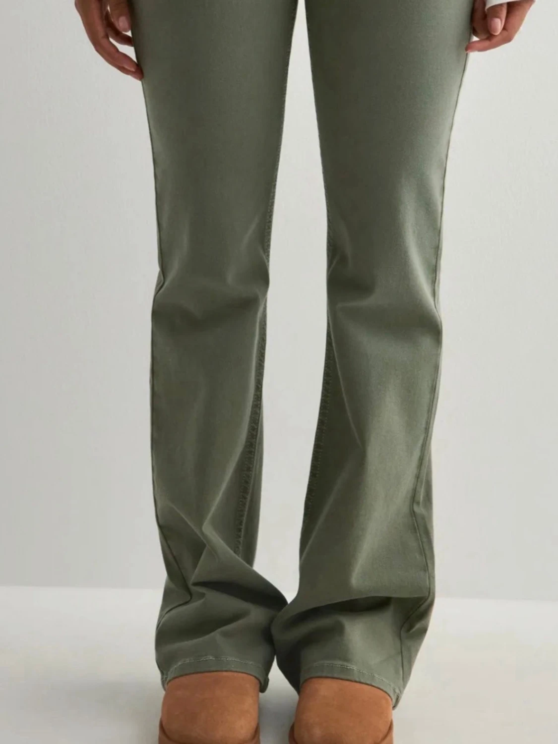 Gröna lågmidjade Nelly jeans