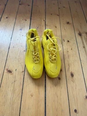 Nike Hot Step 2 Drake Nocta - Gula Nike Hot Step 2 av Nocta (Drakes märke). Aldrig använda men tyvärr utan box. 