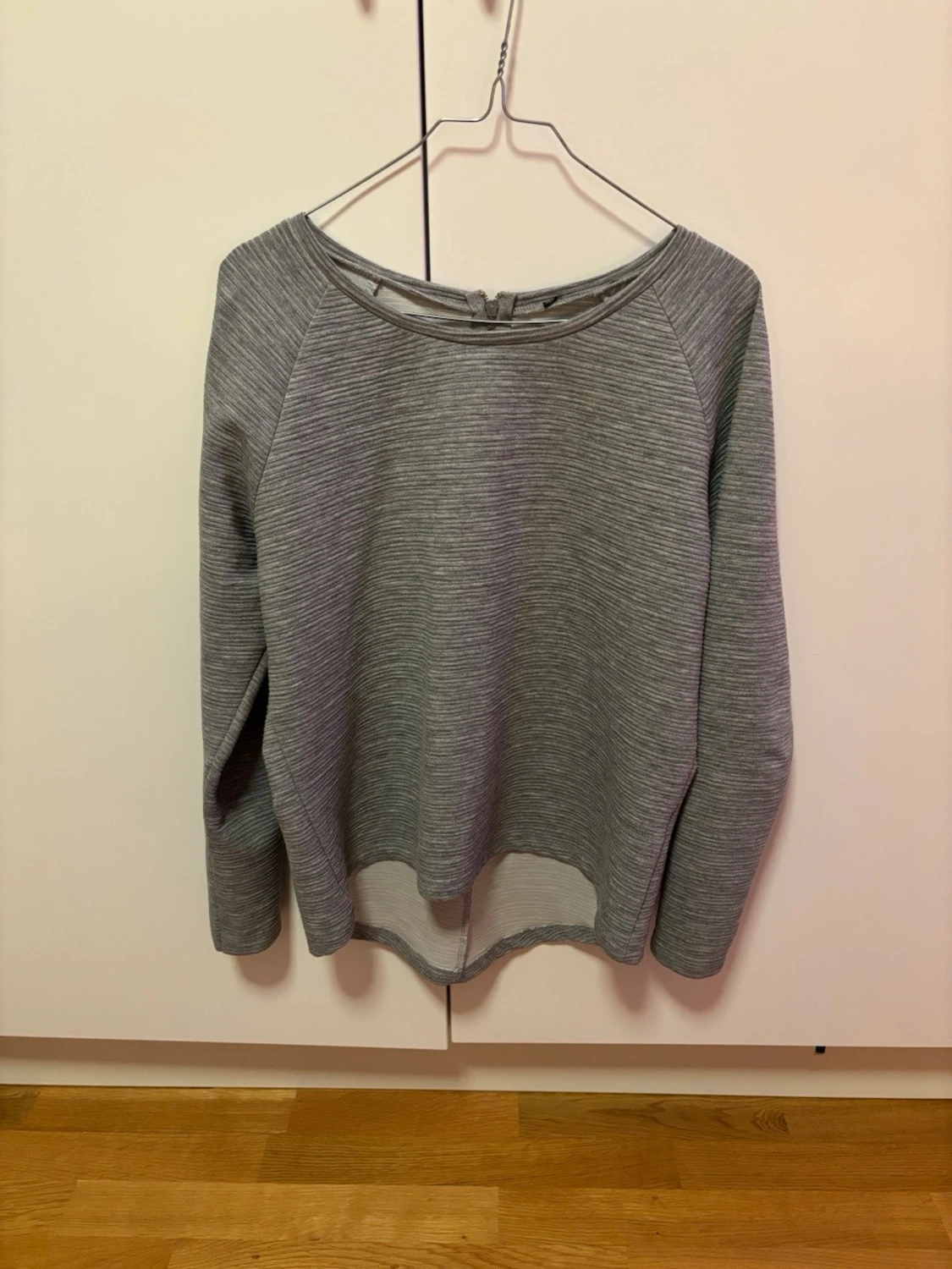 Grå långärmad tröja med struktur stl S-M - 4