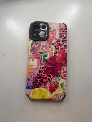 Färgglatt mobilskal, iPhone 13  - Ett färgglatt mobilskal som passar till iPhone 13📱.