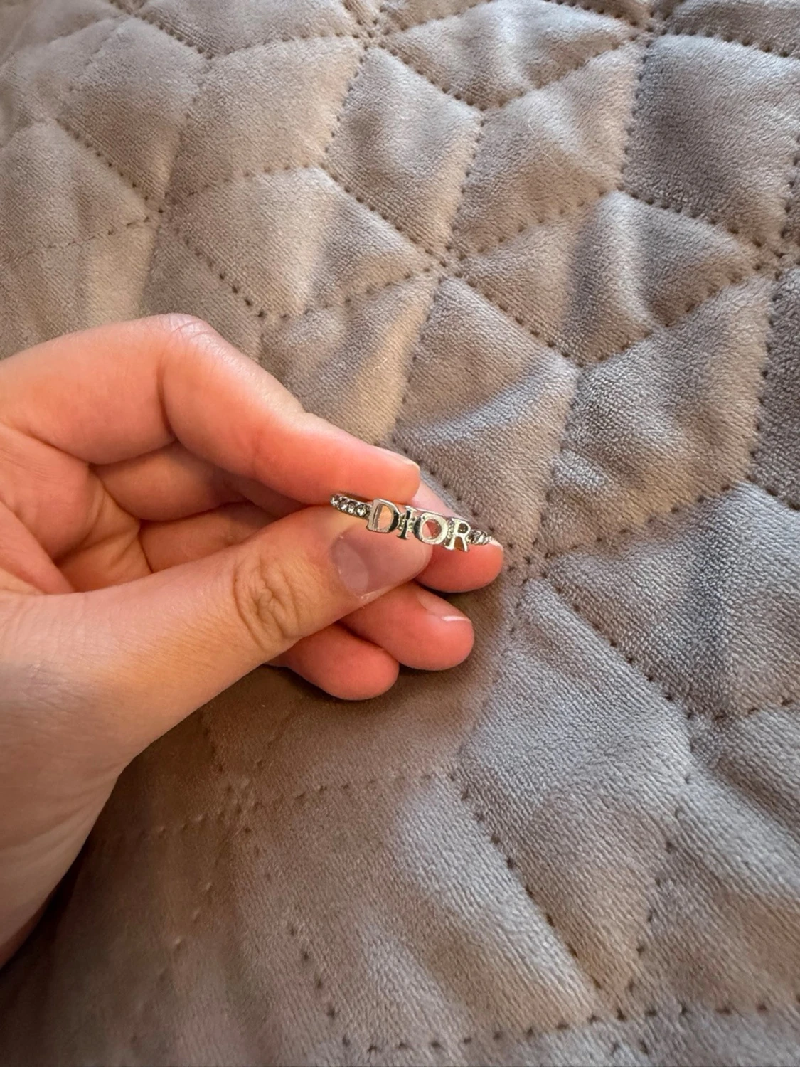 Snygg silverring från Dior
