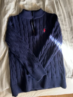 Ralph Lauren zip  - 10/10 skick, storlek M men passar bra på S också!