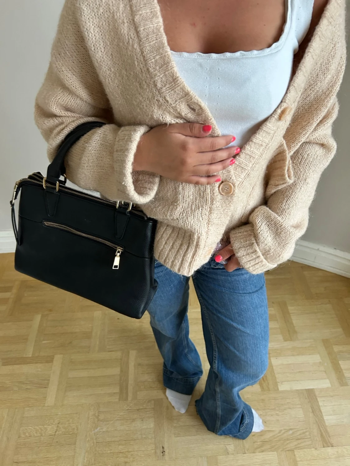 Svart handväska med gulddetaljer🌸💖💖 - 2