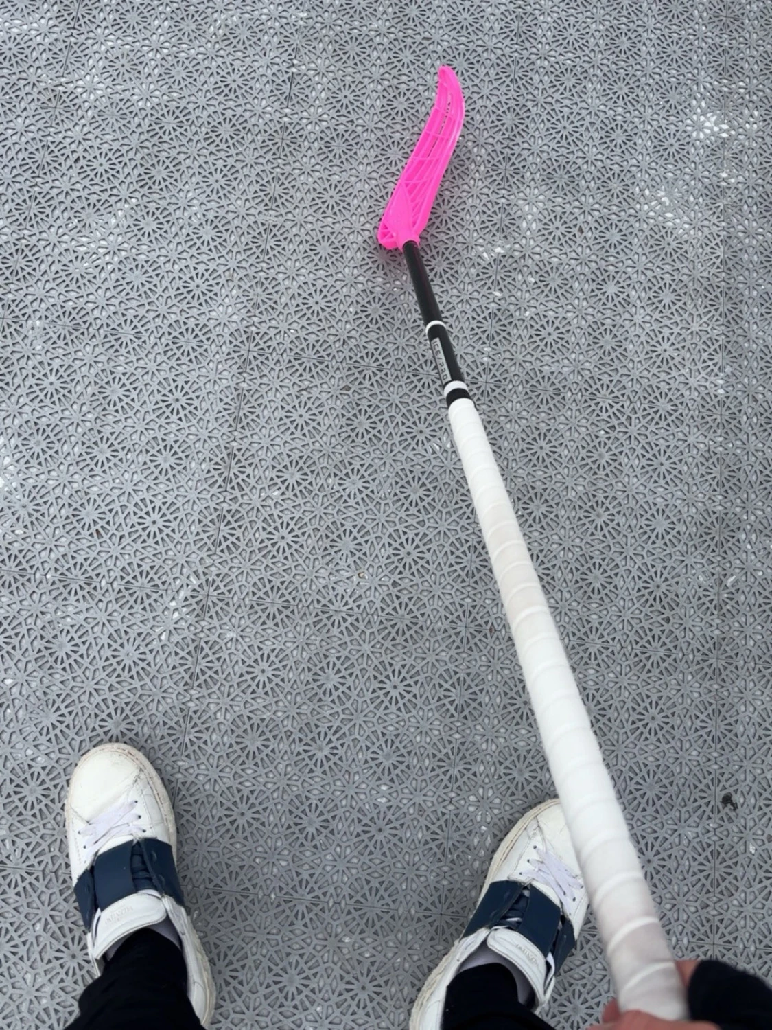 Innebandyklubba med rosa blad - 1