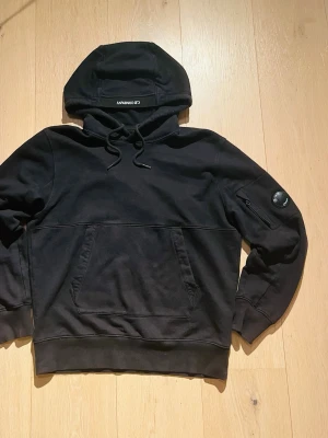 CP Company hoodie - Authentic CP Diagonal Raised Fleece Hoodie. New price around 3500 sek. Great condition. 