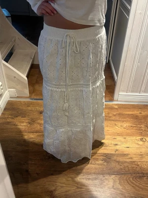 Långkjol - Säljer en så så snygg långkjol som jag köpt utomlands. Storlek S använd 1 gång, är 171🤍