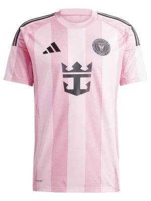 Rosa Inter Miami matchtröja Adidas (messi) - Snygg rosa matchtröja från Inter Miami med svarta detaljer och klubbmärke på bröstet. Tröjan har klassiska Adidas-ränder på axlarna och är tillverkad i ett lätt, ventilerande material perfekt för träning eller match.