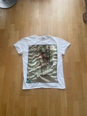 Rive Droite T-shirt - En riktigt schysst Rive Droite T-shirt med Tony Montana på. Nypris ligger på runt 1300kr.