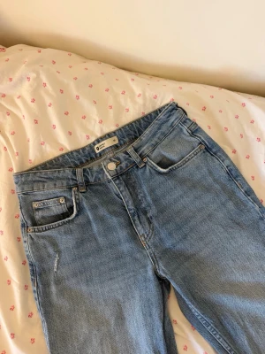 Jeans - • Gina Tricot • storlek 36