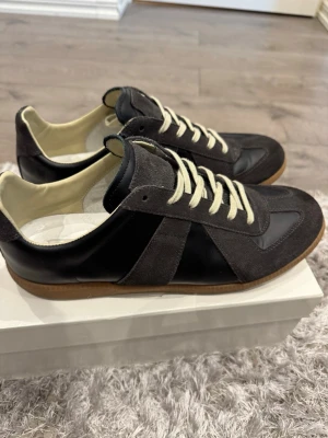 Maison marginal  - Säljer mina maison margiela gats, I storlek 43. Använt fåtal gånger.  Låda ingår 