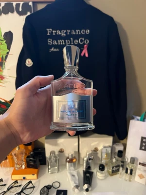 Creed Virgin Island Water EDP F-Batch - Säljer nu en creed VIW som rymmer 100ml, bara testad, självklart äkta, kommer med lådan och etiketterna, detta är en F-Batch