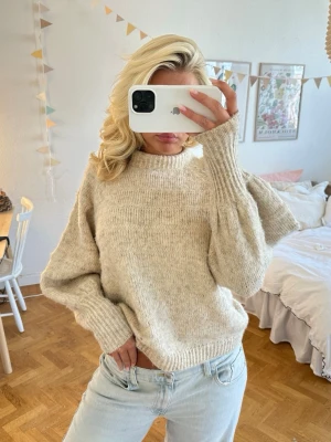 stickad tröja  - jättefin stickad tröja 💓