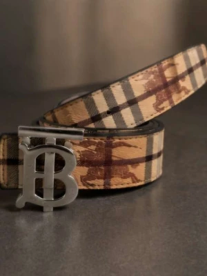 Burberry bälte - .