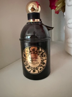 Guerlain: Santal Royal - 125ml från början. Ungefär hälften kvar.