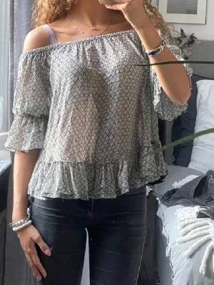 Isabell marant blus - Jättesöt blus från isabell marant 🩷kan bäras off shoulder eller vanligt 
