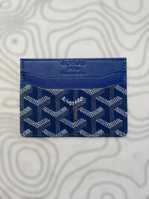 2st Blåa plånböcker - Säljer dessa mycket fina helt nya plånböcker med plats för 4 + kort. 💳 Hör av er ifall ni har några frågor! ⭐️