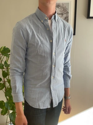 Blå Ralph Lauren Skjorta - Ralph Lauren | Skjorta | Blå | Storlek: S Slim Fit | Mycket Bra | Hör av er vid minsta fråga och fundering! 🙌🏼