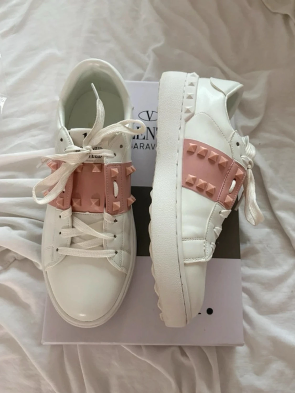 Valentino Garavani Rockstud sneakers – vit/rosa – strl 39