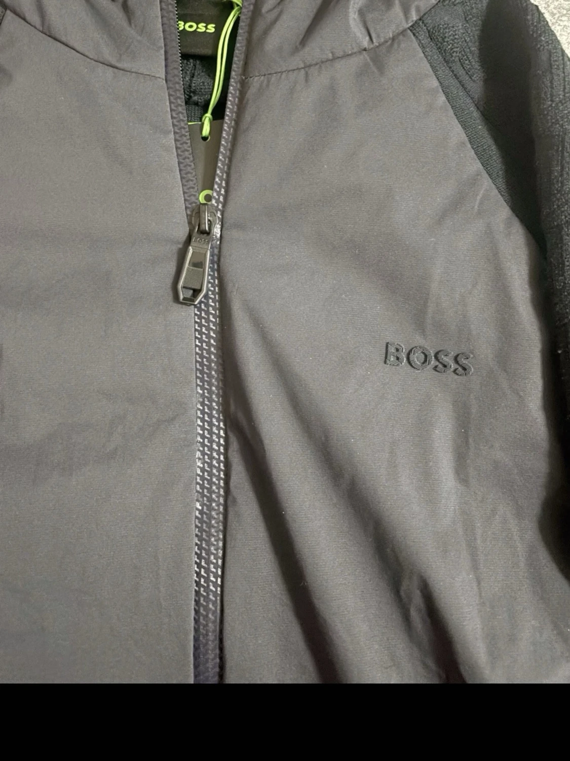 Svart vindjacka med huva från BOSS - 3