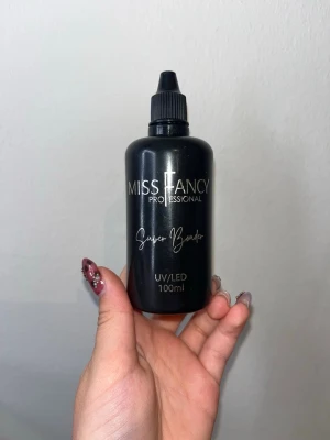Säljer!! - Säljer Miss Fancy superbonder 100ml. Helt oanvänd och oöppnad, säljer endast för att jag inte kommer ha mycket användning av den. Ordinarie pris är 899kr.
