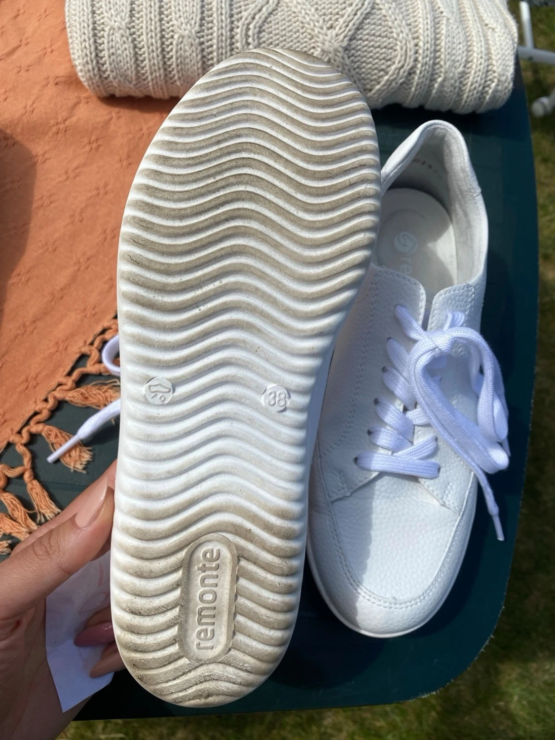 Vita sneakers från Rieker - 2