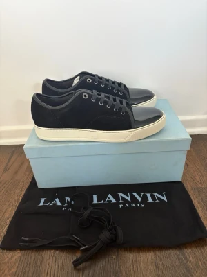 Lanvins (Helt Nya) - Säljer dessa riktigt feta Lanvins som aldrig är använda eller testad| allt og finns| skick 10/10| storlek uk 9/eu 43| pris 4000kr, hör av er vid minsta fundering!