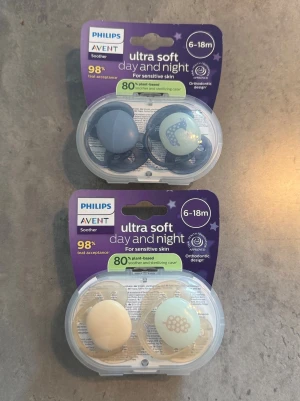 Philips AVENT nappar 4-pack (gul/blå) - Säljer dessa blåa/gula helt nya 4-pack med Philips Avent Ultra Soft Day & Night silikonnappar!  * BPA-fri, självlysande, steriliseringsfodral, tillverkad av 80% växtbaserat material & extra snäll mot känslig hud. (Design för barn 6-18 månader)  Nypris: 298kr  Samfraktar vi köp av fler produkter!  #nappar #barn #baby #bebis #napp #avent #philips #barnartiklar #nyfödd # barnprodukter #tillbehör