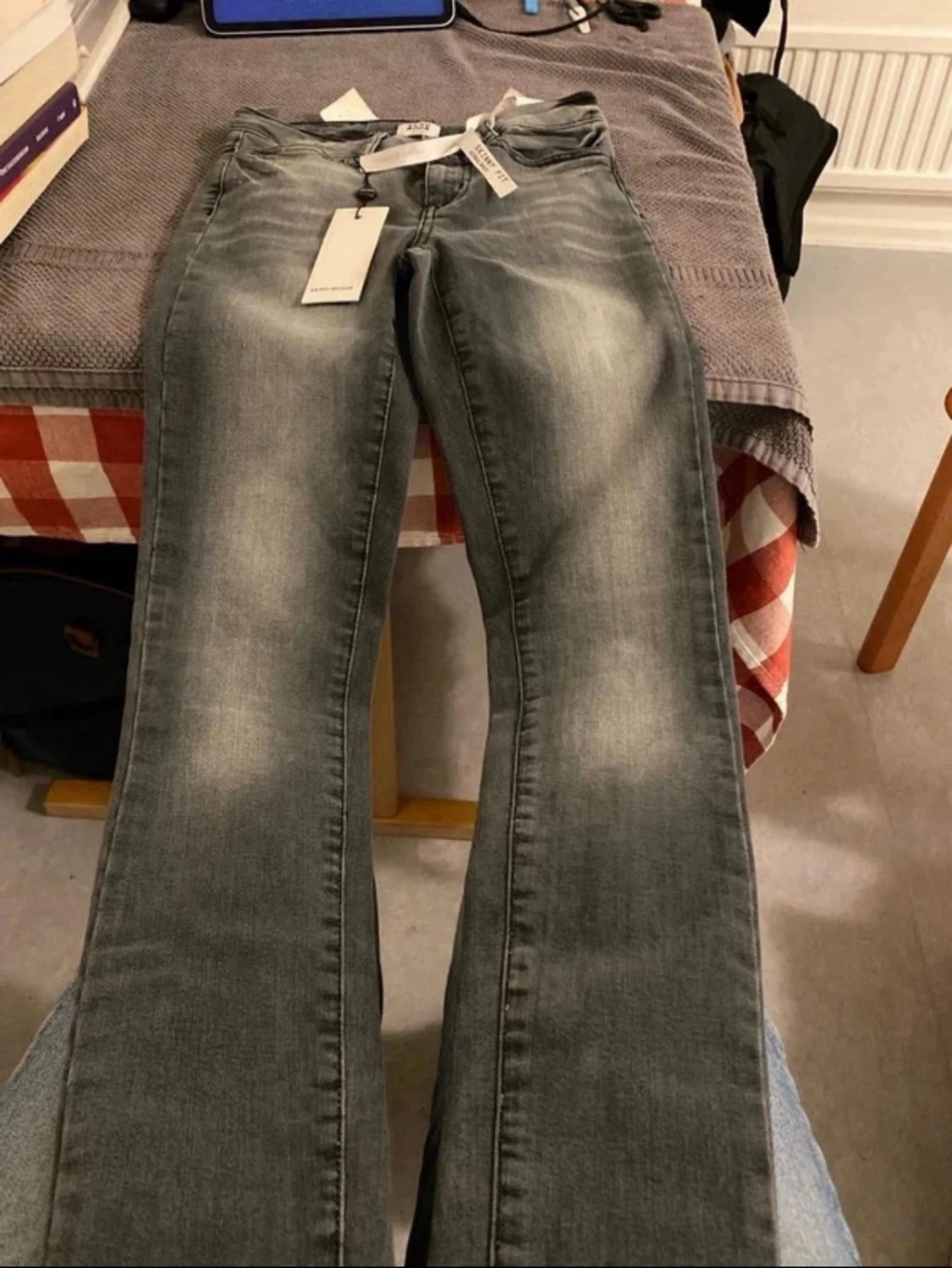 Grå skinny jeans från Vero Moda - 4