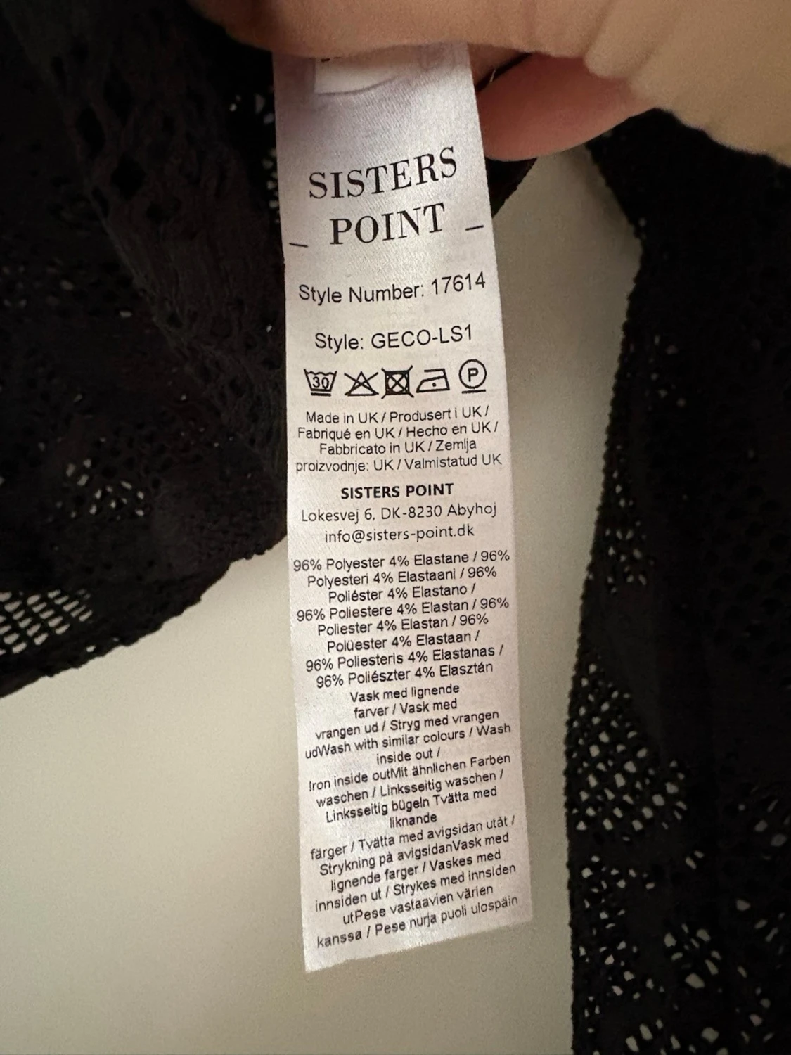 Svart spetsig långärmad topp Sisters Point prislapp kvar  - 1