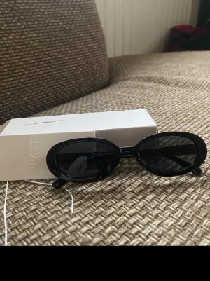 Arket solglasögon  - Fint skick utan repor 