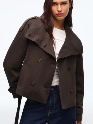 Slutsåld trenchcoat från berska, prislapp kvar - Säljer den slutsålda trenchcoaten från berska, prislappen är kvar och ej användes 