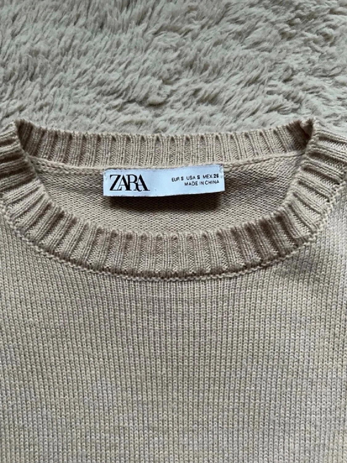 Beige stickad topp från Zara - 2
