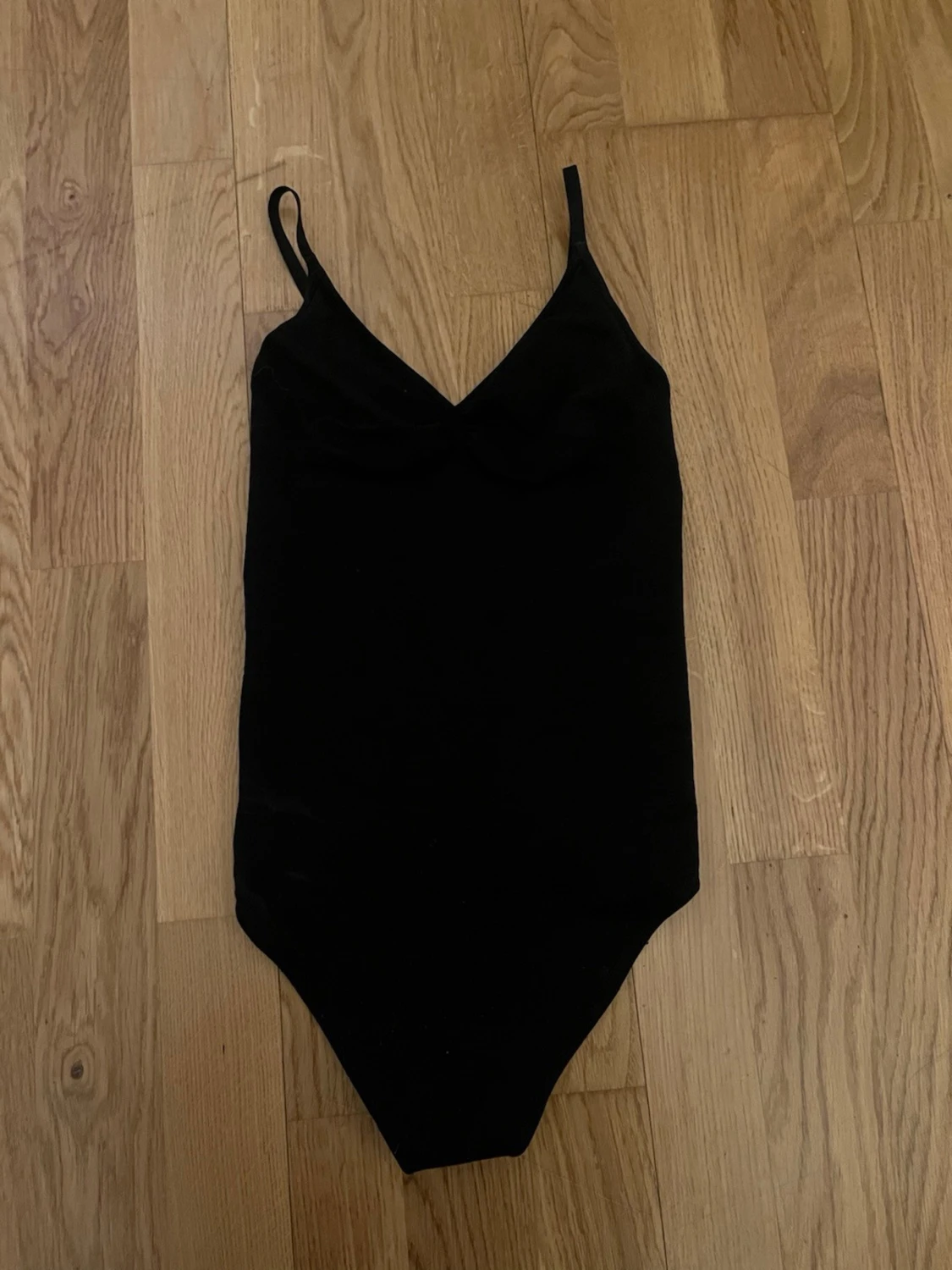 Svart body från hm - 1