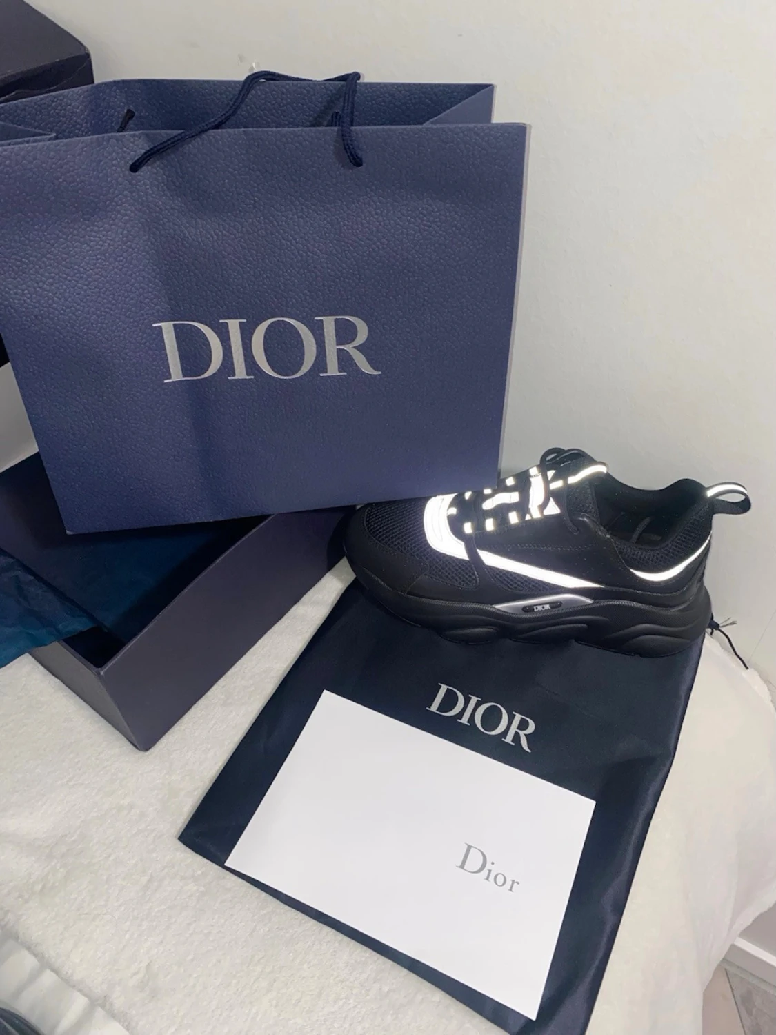 Svarta Dior sneakers med vita detaljer