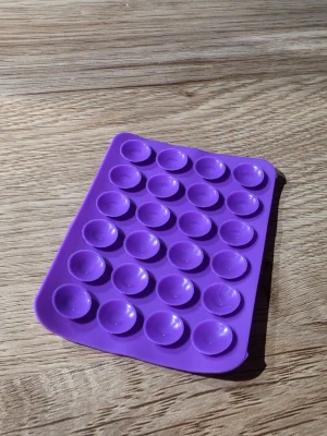 Mobilhållare med sugkoppar - Sugpropps hållare till telefonen, självhäftande klister på baksidan.