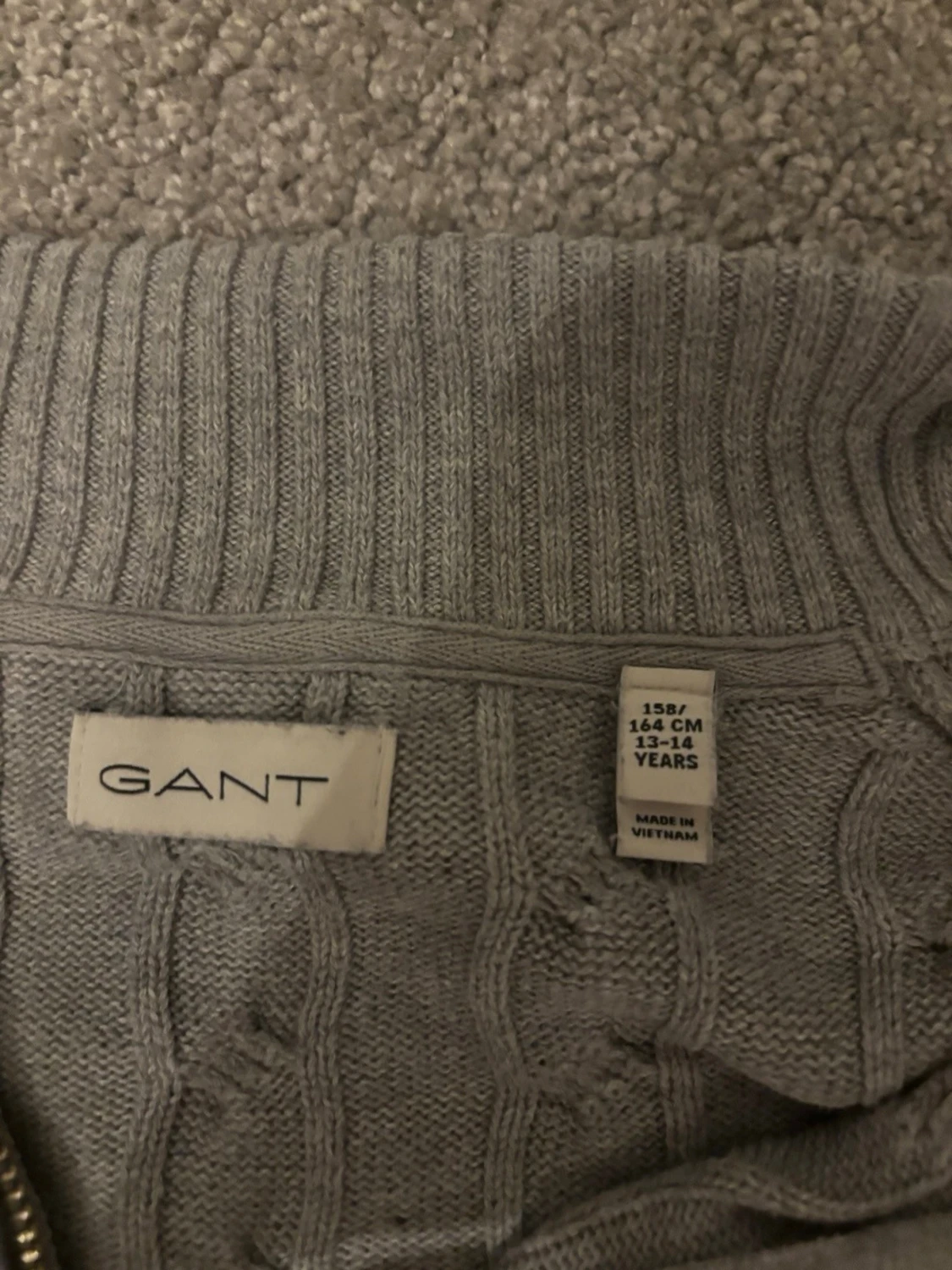 Grå kabelstickad tröja från GANT - 1