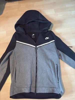 Nike teech  - Kom privat för mer info!