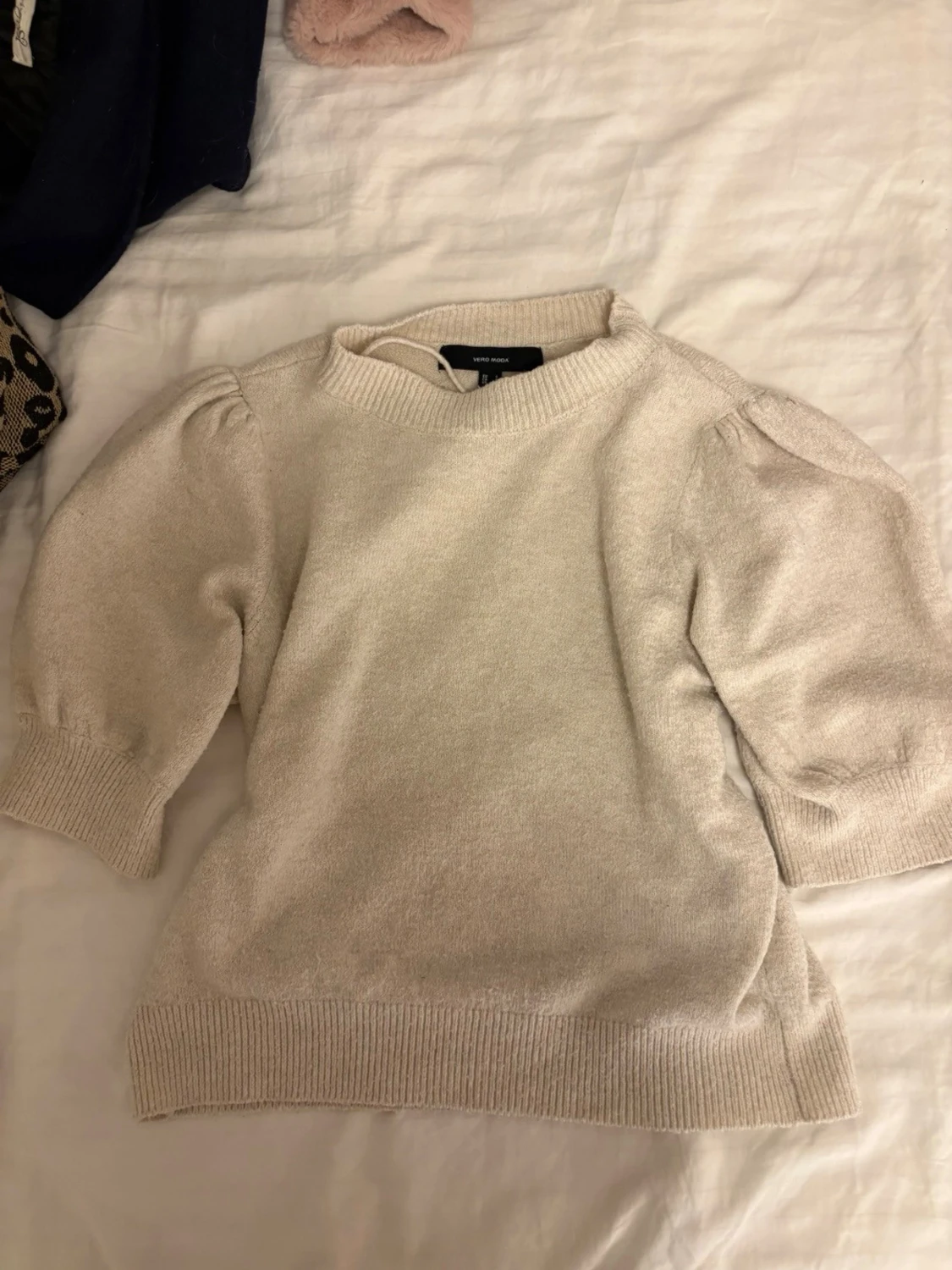 Topp med puffärmar - 3